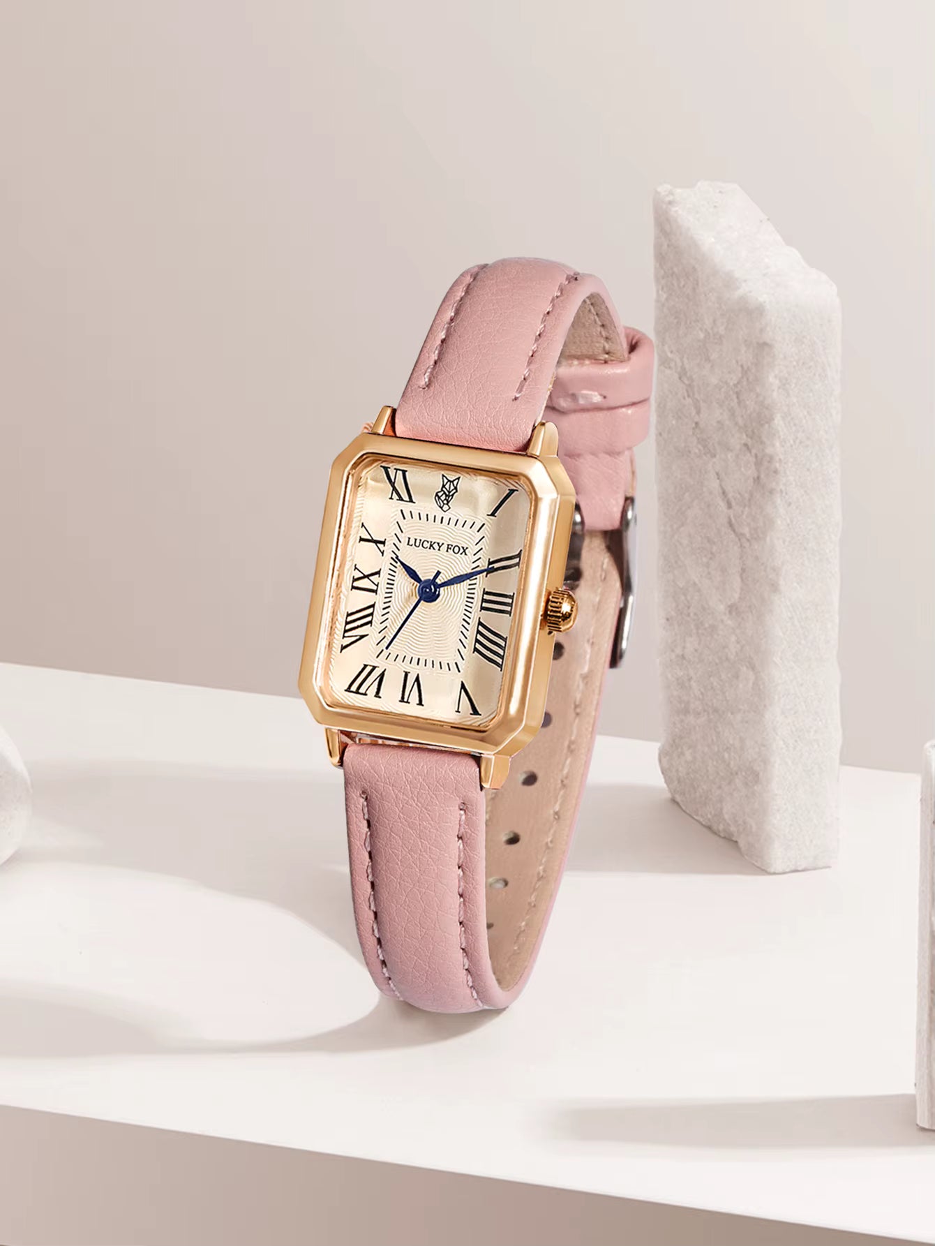 L’Élégance du Temps – Montre Rétro pour Femme